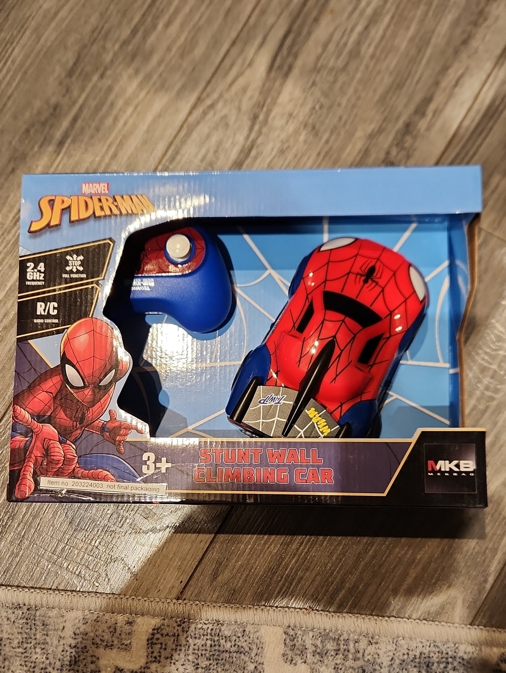 Marvel Spider-Man Red and Blue Stunt Wall Climbing RC Car